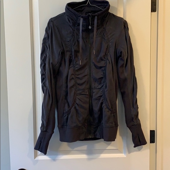Reversible Lululemon zip up light jacket - Picture 5 of 9